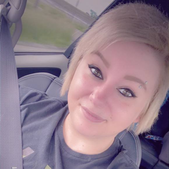 Meet your Posher, Julia - Picture 1 of 1